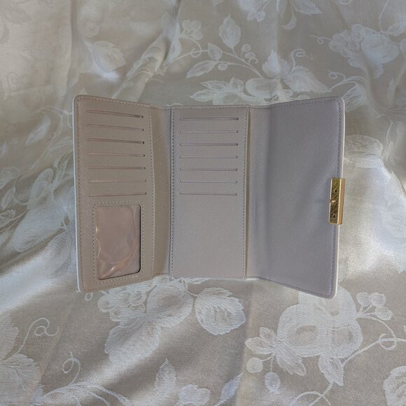 White with Gold LOVE billfold wallet - Picture 2 of 7